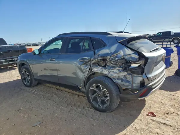 KL77LHEP9SC137625 2025 CHEVROLET TRAX - Image 2