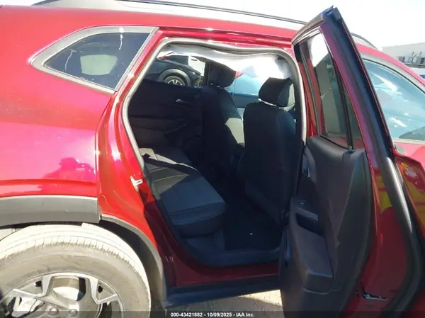 KL77LHEP9SC143943 2025 CHEVROLET TRAX - Image 8