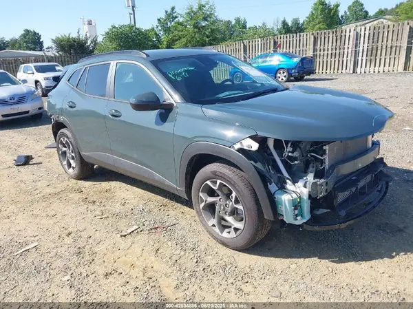 KL77LHEP9SC145918 2025 CHEVROLET TRAX - Image 1