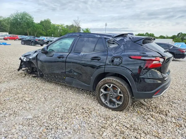 KL77LHEP9SC184783 2025 CHEVROLET TRAX - Image 2