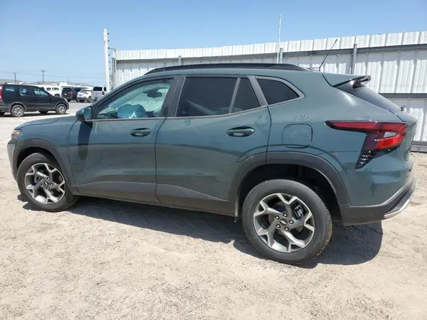 KL77LHEP9SC190227 2025 CHEVROLET TRAX - Image 2