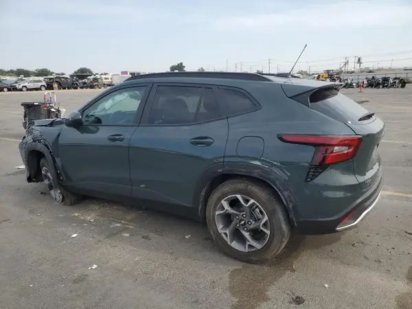 KL77LHEP9SC190440 2025 CHEVROLET TRAX - Image 2