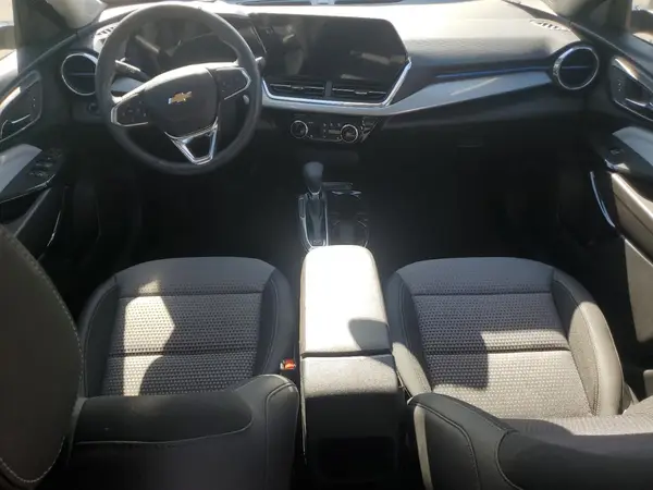 KL77LHEP9SC193273 2025 CHEVROLET TRAX - Image 8