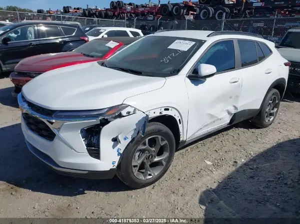KL77LHEP9SC202652 2025 CHEVROLET TRAX - Image 2