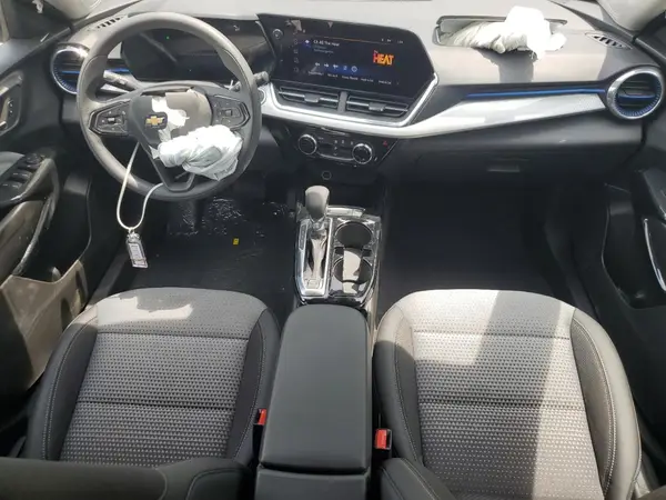 KL77LHEP9SC203008 2025 CHEVROLET TRAX - Image 8