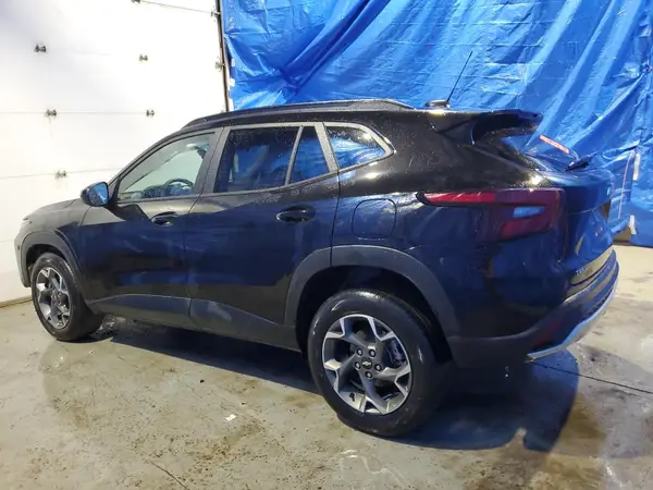 KL77LHEP9SC203557 2025 CHEVROLET TRAX - Image 2