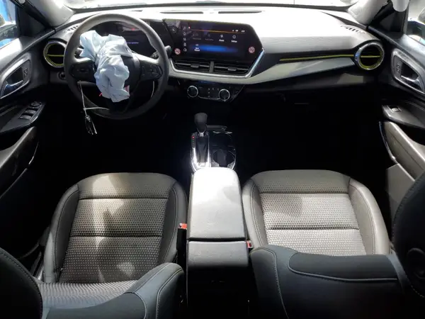 KL77LHEP9SC203557 2025 CHEVROLET TRAX - Image 8