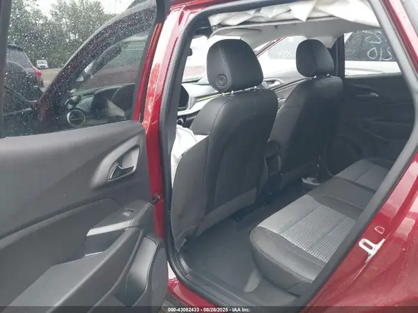 KL77LHEP9SC204210 2025 CHEVROLET TRAX - Image 8