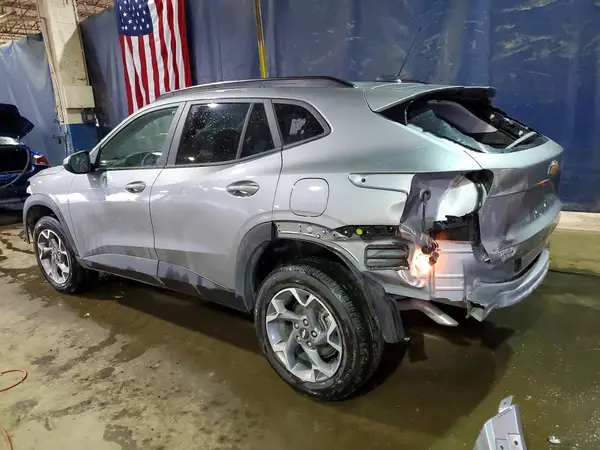 KL77LHEP9SC204403 2025 CHEVROLET TRAX - Image 2
