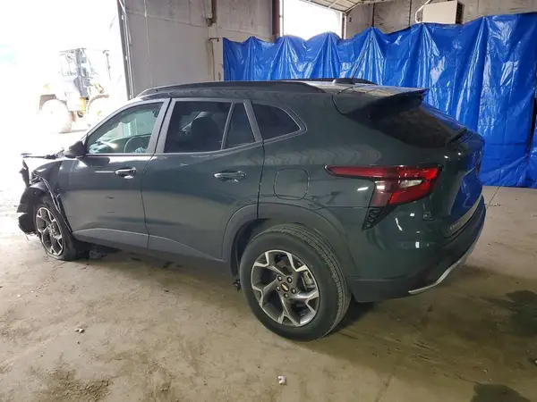 KL77LHEP9SC214574 2025 CHEVROLET TRAX - Image 2