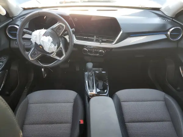 KL77LHEP9SC224005 2025 CHEVROLET TRAX - Image 8