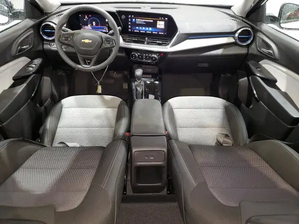 KL77LHEP9SC225381 2025 CHEVROLET TRAX - Image 8