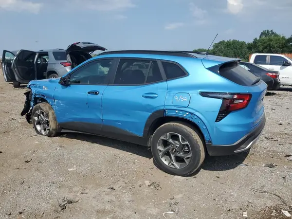 KL77LHEP9SC226224 2025 CHEVROLET TRAX - Image 2