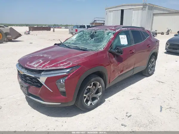 KL77LHEP9SC235263 2025 CHEVROLET TRAX - Image 2