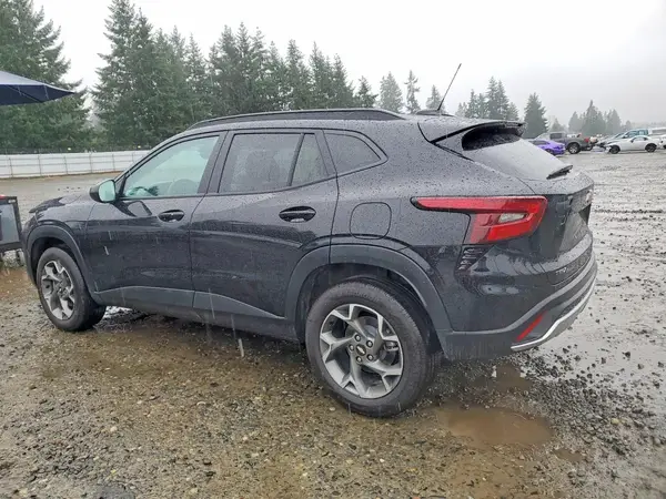 KL77LHEP9SC239815 2025 CHEVROLET TRAX - Image 2