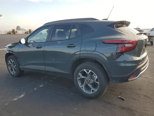 KL77LHEP9SC240219 2025 CHEVROLET TRAX - Image 2