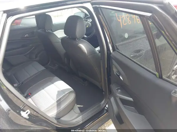KL77LHEP9SC243721 2025 CHEVROLET TRAX - Image 8
