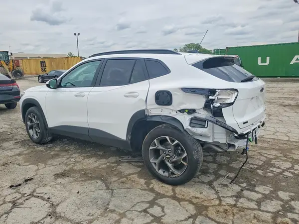 KL77LHEP9SC244349 2025 CHEVROLET TRAX - Image 2