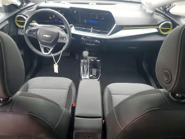 KL77LHEP9SC244349 2025 CHEVROLET TRAX - Image 8