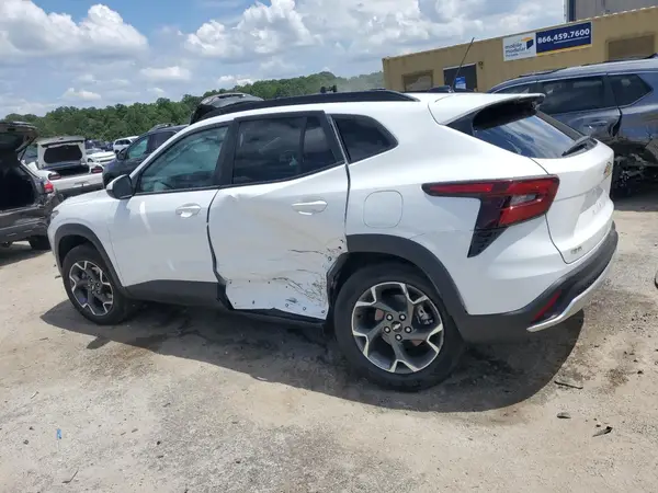 KL77LHEP9SC253665 2025 CHEVROLET TRAX - Image 2