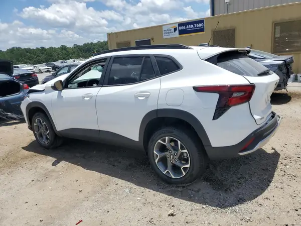 KL77LHEP9SC253813 2025 CHEVROLET TRAX - Image 2