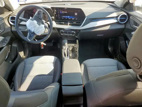 KL77LHEP9SC256727 2025 CHEVROLET TRAX - Image 8