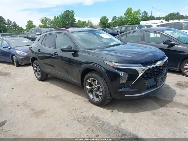 KL77LHEP9SC257490 2025 CHEVROLET TRAX - Image 1