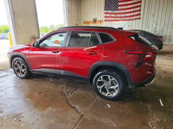 KL77LHEP9SC264648 2025 CHEVROLET TRAX - Image 2