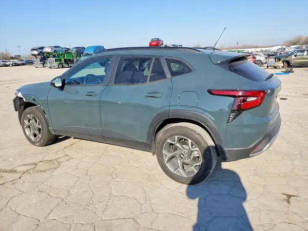 KL77LHEP9SC273818 2025 CHEVROLET TRAX - Image 2