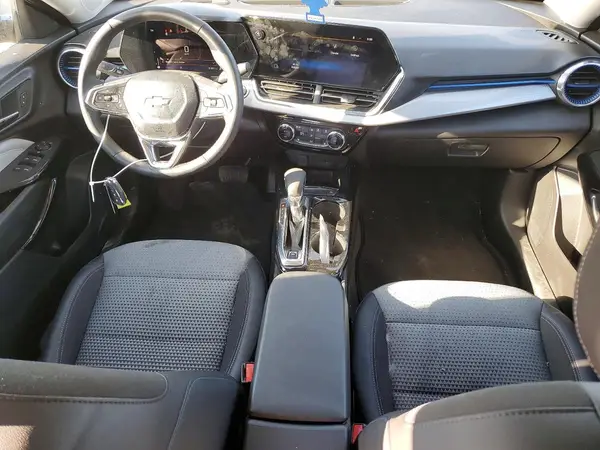 KL77LHEP9SC273818 2025 CHEVROLET TRAX - Image 8