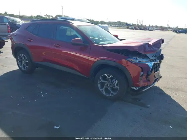 KL77LHEP9SC284527 2025 CHEVROLET TRAX - Image 1