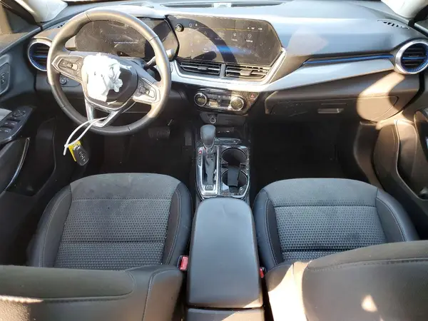 KL77LHEP9SC286682 2025 CHEVROLET TRAX - Image 8