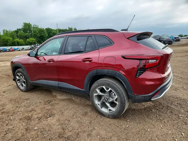KL77LHEP9SC292207 2025 CHEVROLET TRAX - Image 2