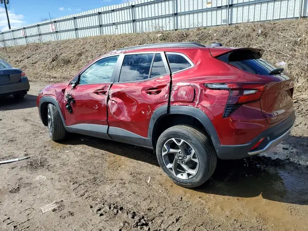 KL77LHEP9SC293079 2025 CHEVROLET TRAX - Image 2