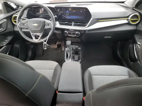 KL77LHEP9SC303285 2025 CHEVROLET TRAX - Image 8