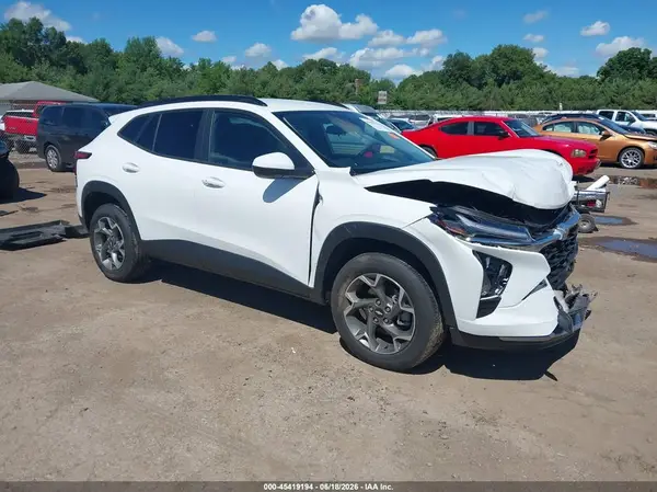 KL77LHEP9SC309393 2025 CHEVROLET TRAX - Image 1