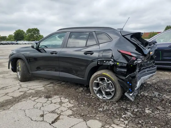 KL77LHEP9SC309491 2025 CHEVROLET TRAX - Image 2