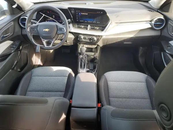 KL77LHEP9SC311239 2025 CHEVROLET TRAX - Image 8