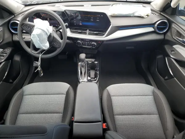 KL77LHEP9SC320569 2025 CHEVROLET TRAX - Image 8