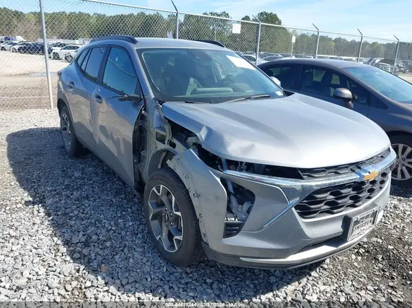 KL77LHEP9TC002193 2026 CHEVROLET TRAX - Image 1