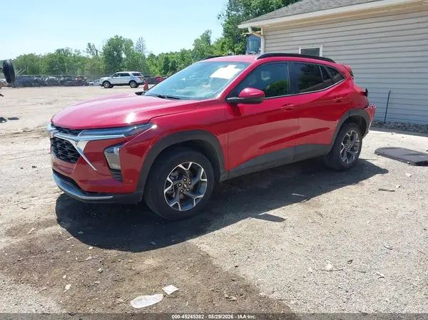 KL77LHEP9TC025571 2026 CHEVROLET TRAX - Image 2