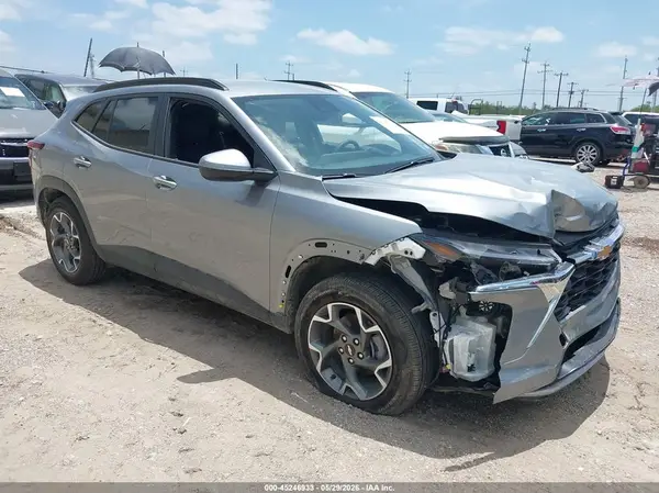 KL77LHEP9TC044590 2026 CHEVROLET TRAX - Image 1