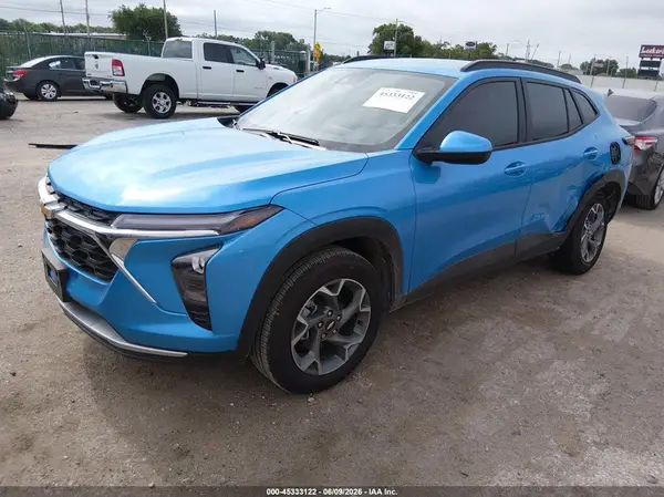 KL77LHEP9TC054830 2026 CHEVROLET TRAX - Image 2