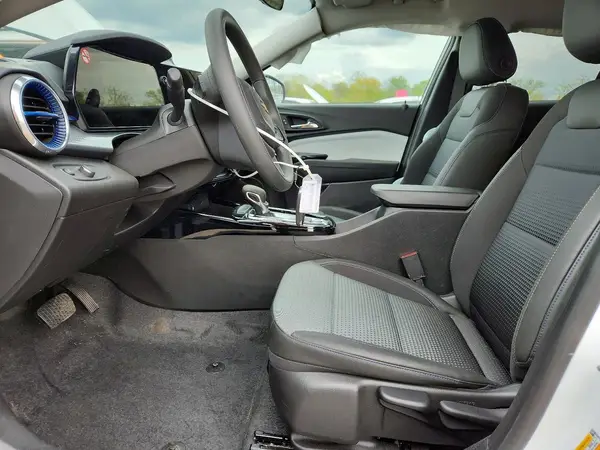 KL77LHEP9TC056321 2026 CHEVROLET TRAX - Image 8