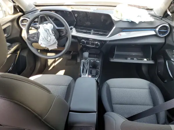 KL77LHEP9TC088931 2026 CHEVROLET TRAX - Image 8