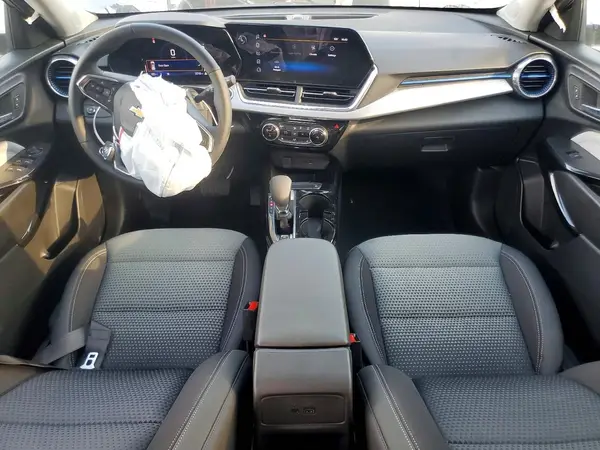 KL77LHEP9TC156547 2026 CHEVROLET TRAX - Image 8