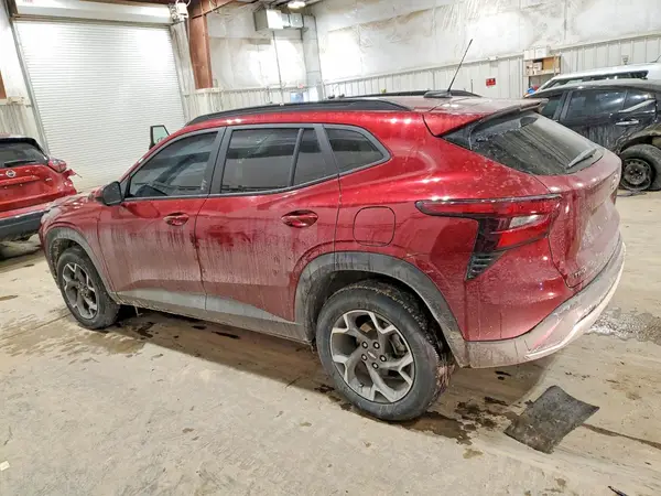 KL77LHEPXSC003478 2025 CHEVROLET TRAX - Image 2