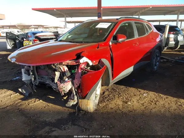 KL77LHEPXSC017333 2025 CHEVROLET TRAX - Image 2