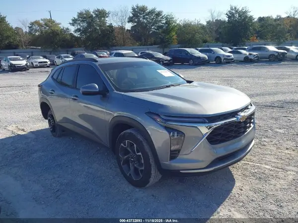 KL77LHEPXSC023410 2025 CHEVROLET TRAX - Image 1