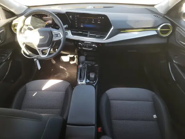 KL77LHEPXSC026193 2025 CHEVROLET TRAX - Image 8